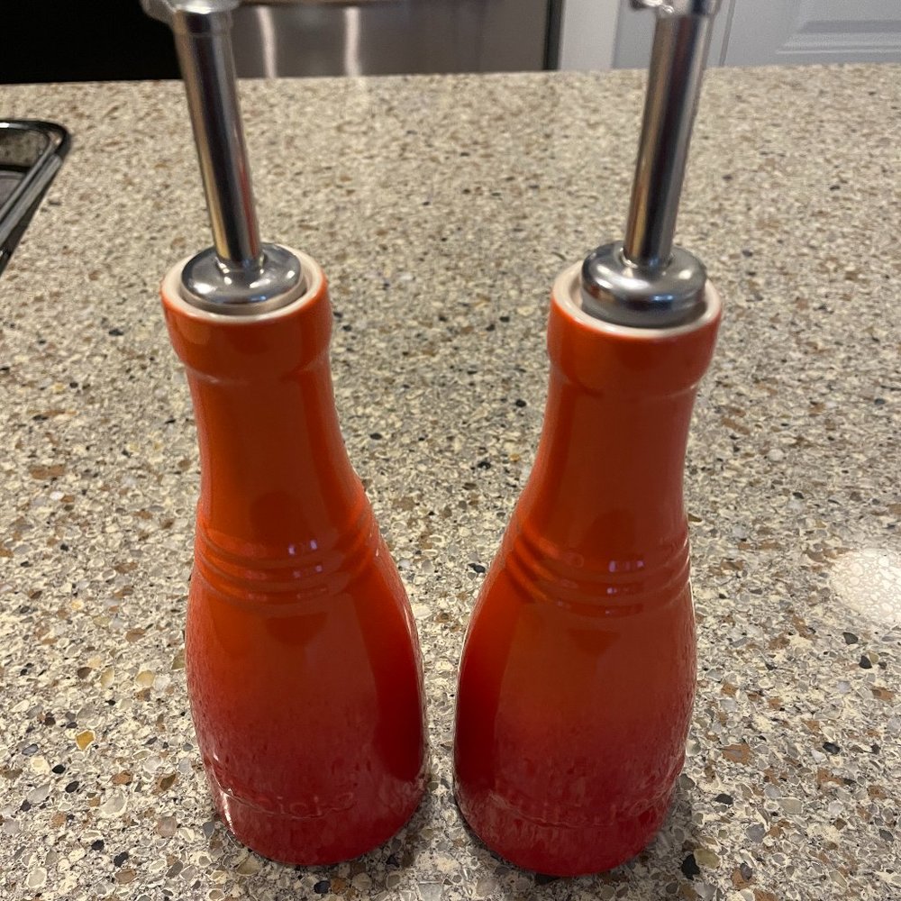 NWT Le Creuset Oil & Vinegar Set